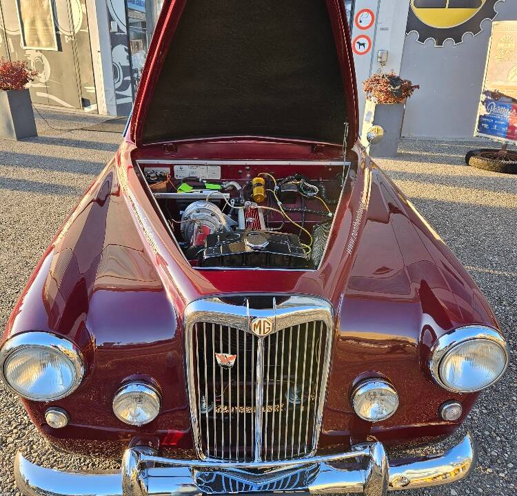Image 2/16 of Arnolt-MG Coupé Bertone (1955)