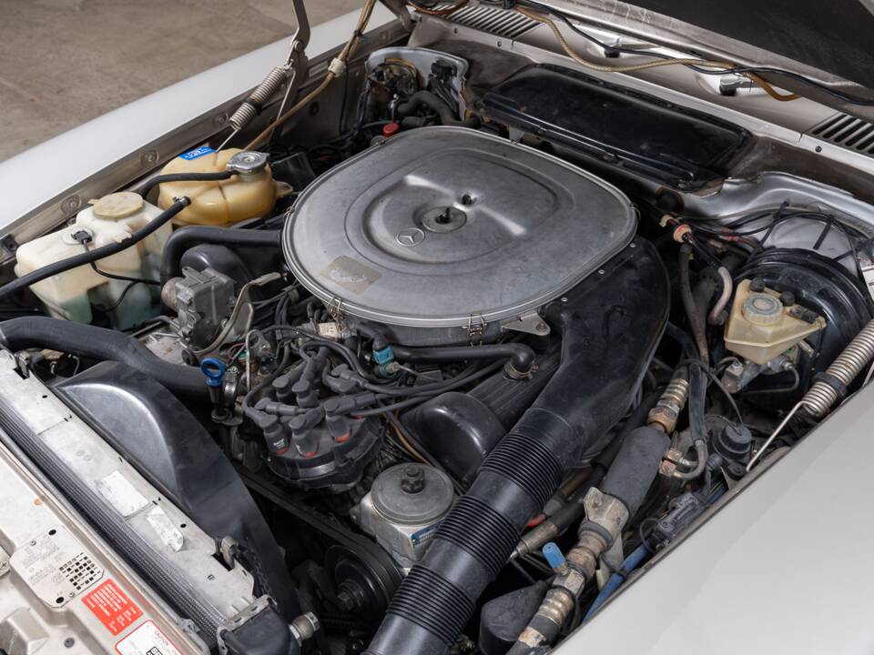 Bild 23/23 von Mercedes-Benz 560 SL (1987)