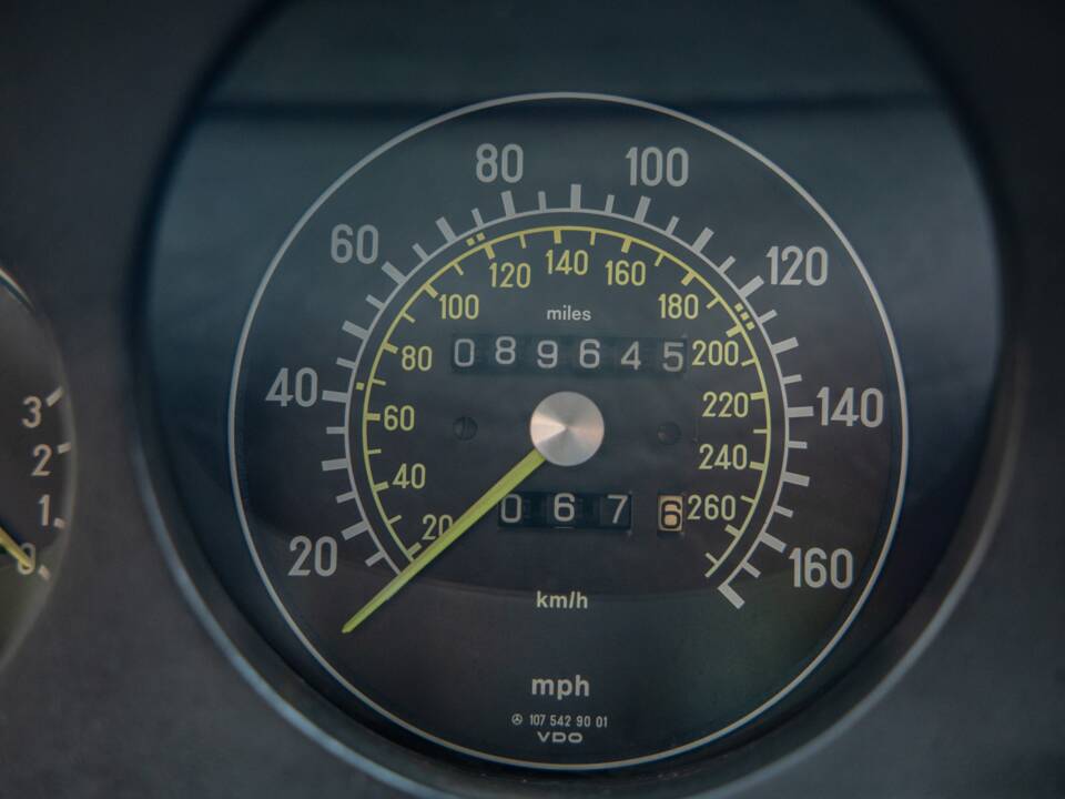 Afbeelding 35/50 van Mercedes-Benz 560 SL (1986)