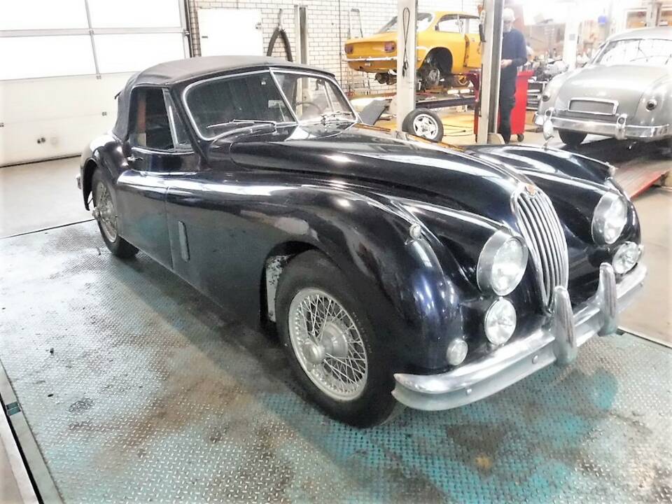 Bild 3/50 von Jaguar XK 140 DHC (1957)