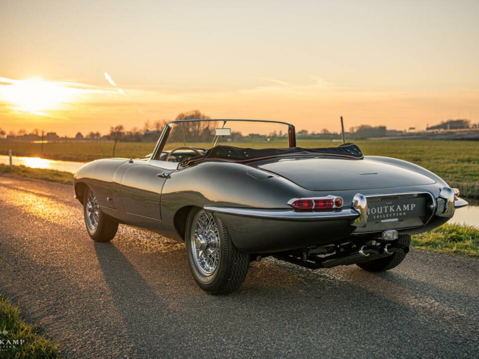 Image 42/50 de Jaguar E-Type 3.8 Flat Floor (1961)