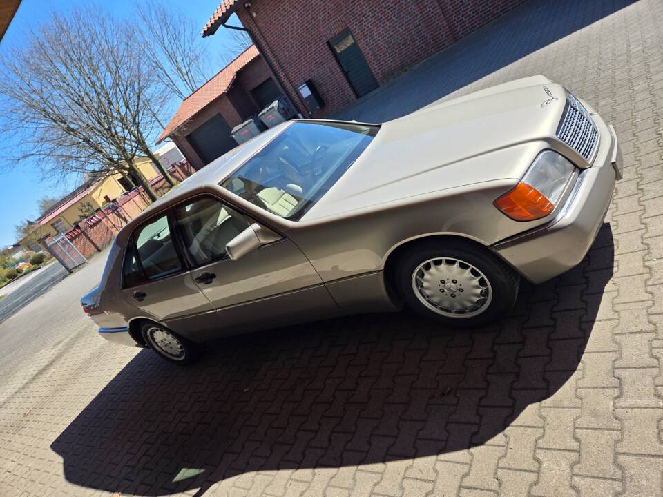 Bild 3/12 von Mercedes-Benz 300 SE (1991)