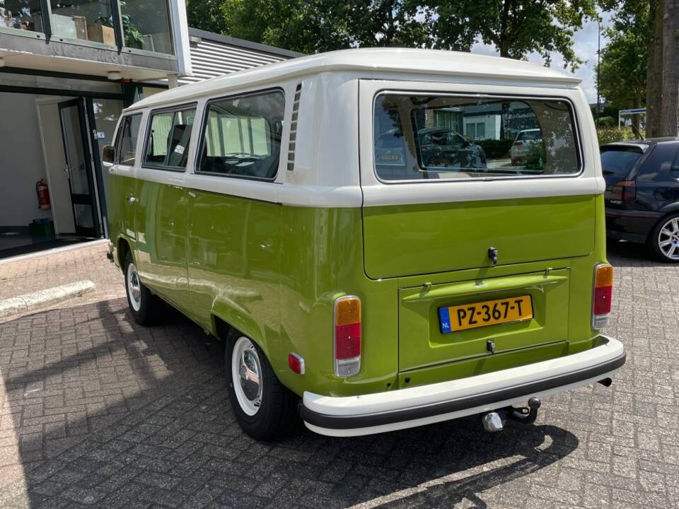 Afbeelding 5/20 van Volkswagen T2b minibus L (1978)