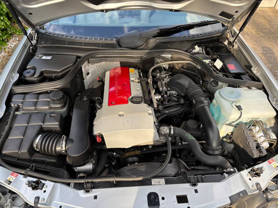 Image 9/23 of Mercedes-Benz CLK 200 Kompressor (2002)