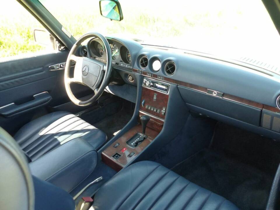 Mercedes-Benz 560 SL Roadster (R 107) diamantblau metallic 1989