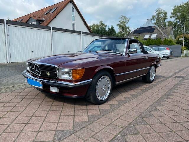 Image 1/9 of Mercedes-Benz 560 SL (1985)