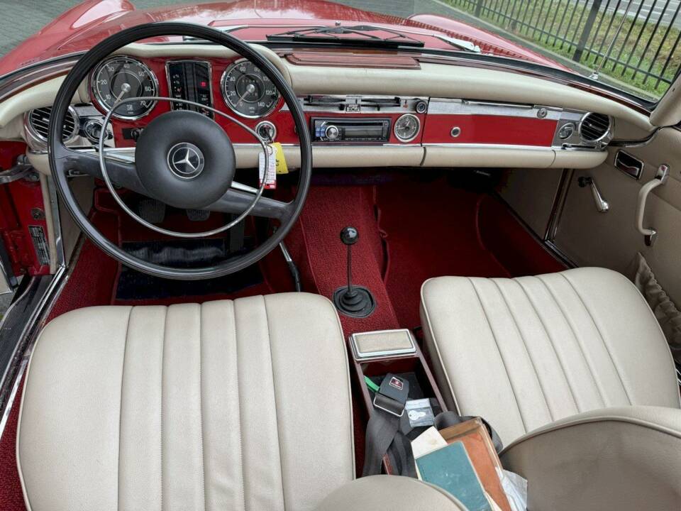 Image 18/36 de Mercedes-Benz 280 SL (1968)