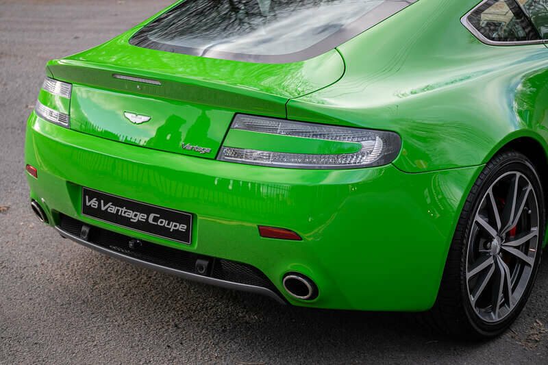 Immagine 9/43 di Aston Martin V8 Vantage (2010)