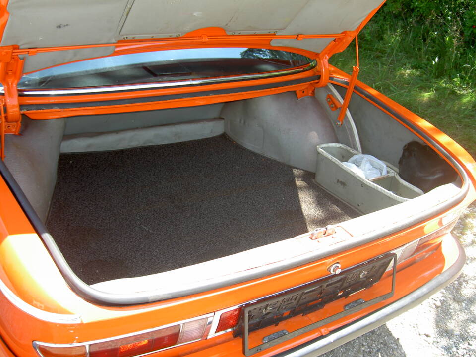 Imagen 7/9 de BMW 3.0 CSi (1973)