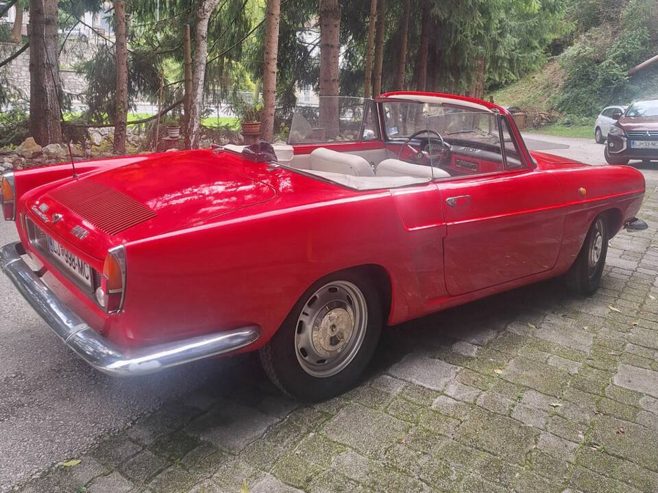 Image 4/8 of Renault Caravelle S (1963)