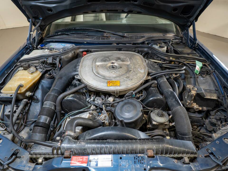 Image 25/27 of Mercedes-Benz 500 SEC (1988)