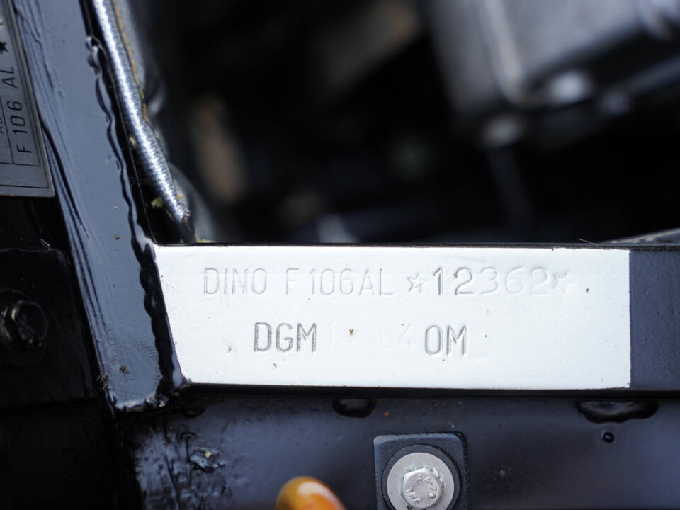 Image 24/50 of Ferrari Dino 308 GT4 (1976)