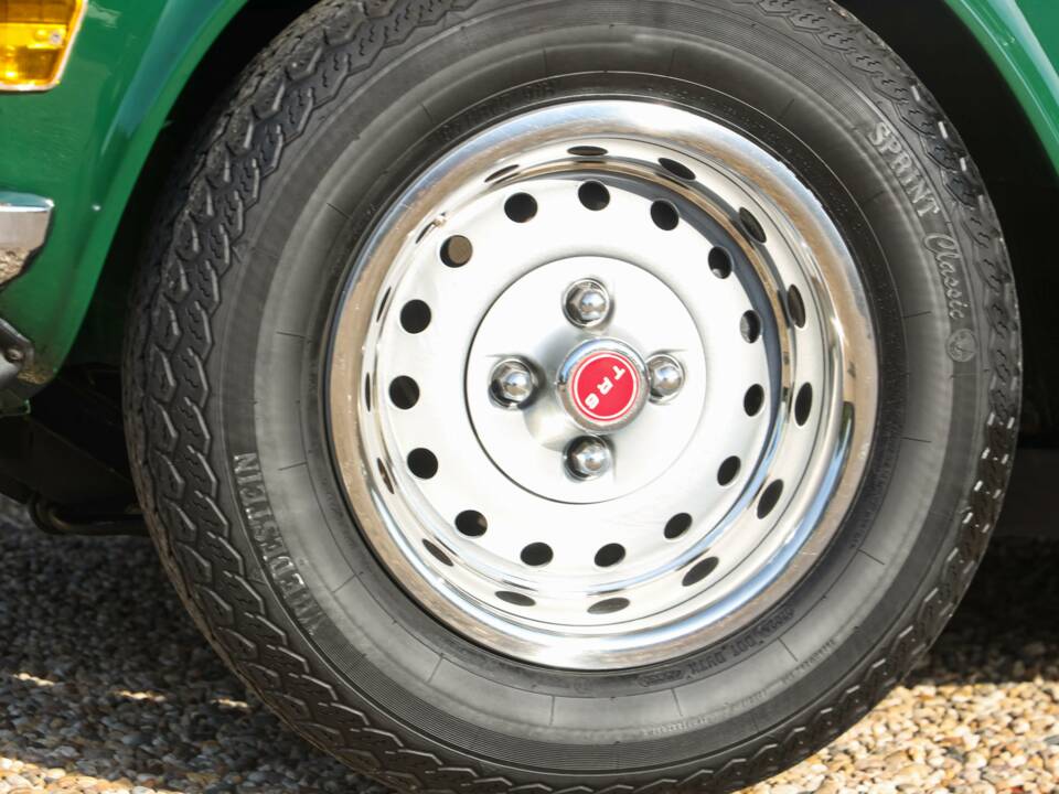 Immagine 22/50 di Triumph TR 6 (1976)