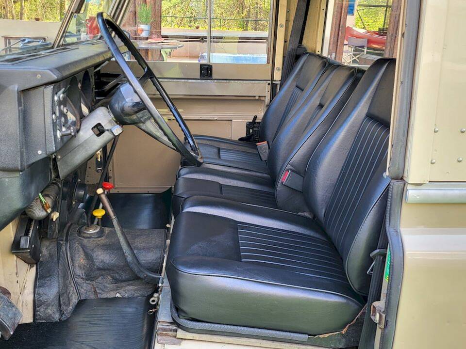 Bild 17/39 von Land Rover 88 (1981)