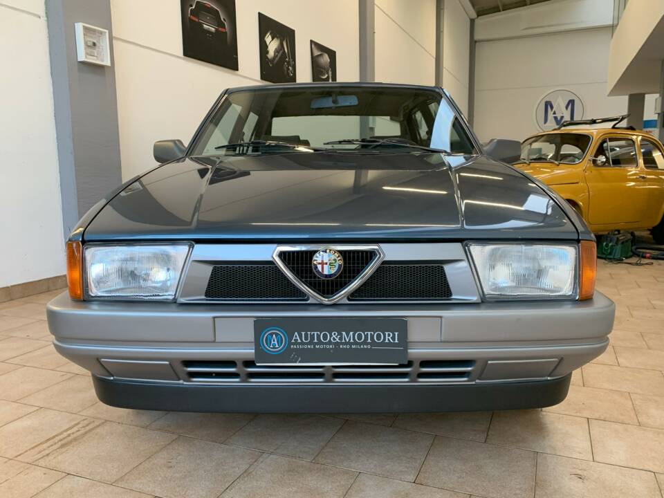 Image 4/30 of Alfa Romeo 75 1.6 (1989)