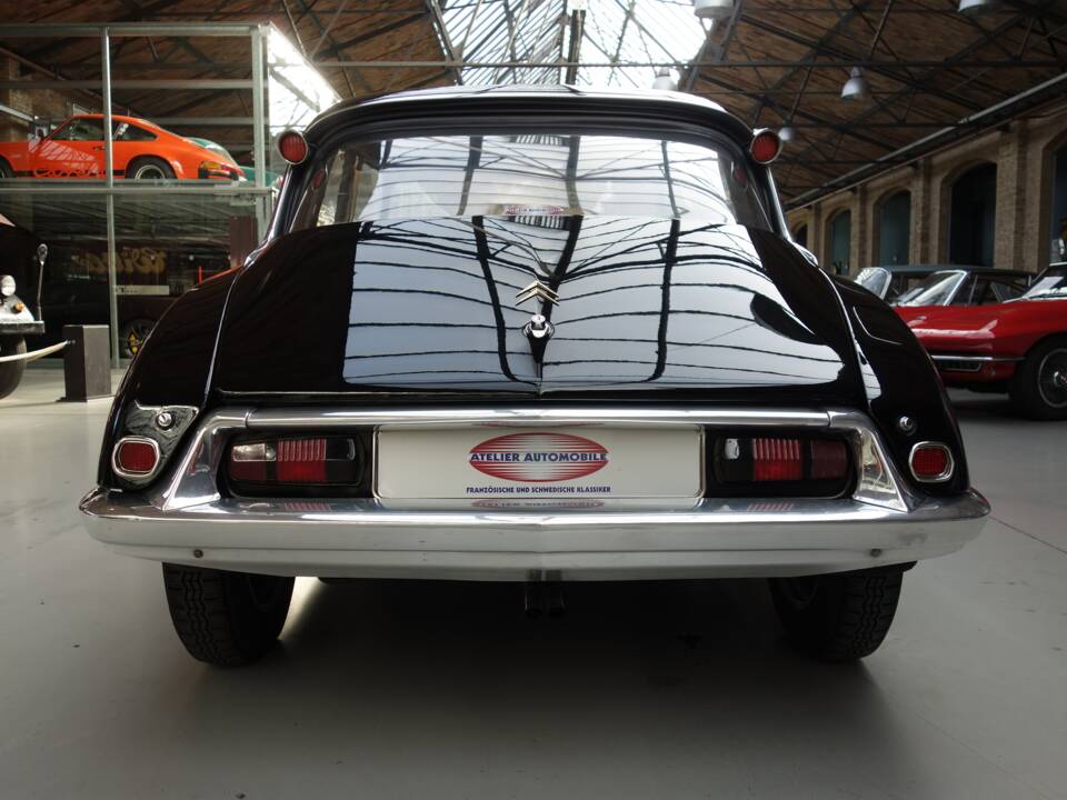 Image 8/30 of Citroën DS 19 (1959)