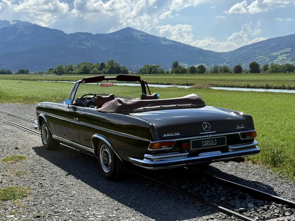 Bild 36/73 von Mercedes-Benz 280 SE 3,5 (1970)