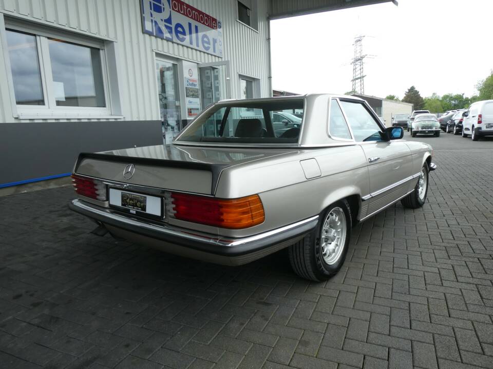 Afbeelding 4/23 van Mercedes-Benz 500 SL (1985)