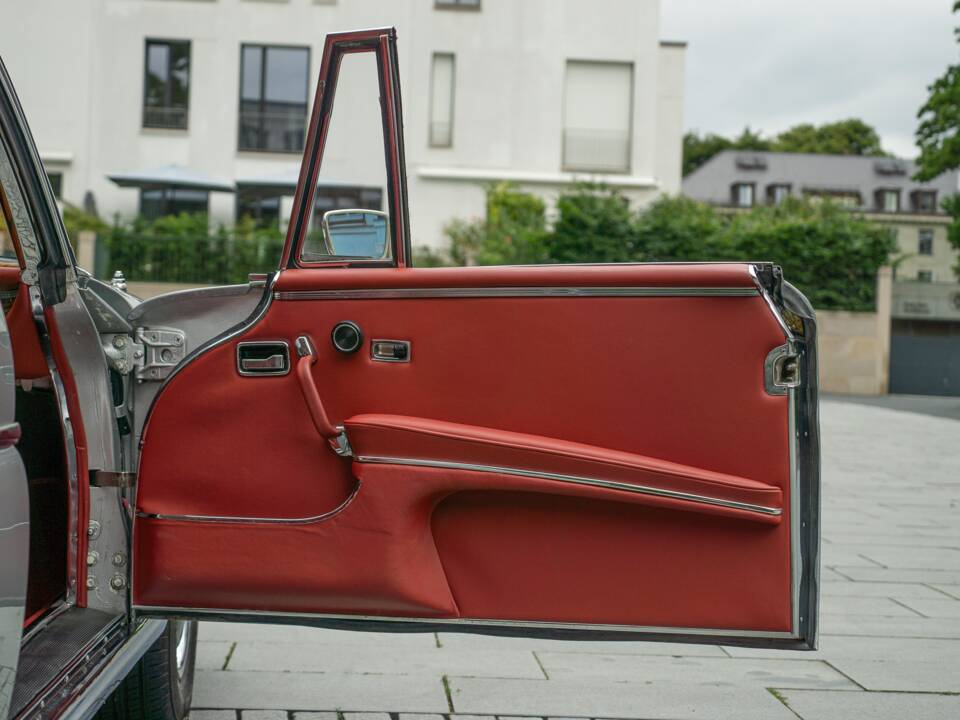 Image 47/95 of Mercedes-Benz 280 SE 3,5 (1970)