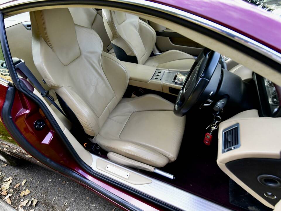 Bild 42/50 von Aston Martin DB 9 (2005)