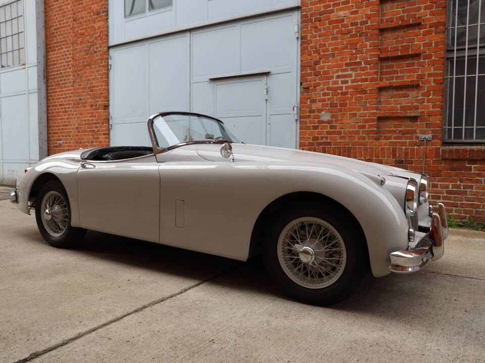 Image 9/91 of Jaguar XK 150 OTS (1958)