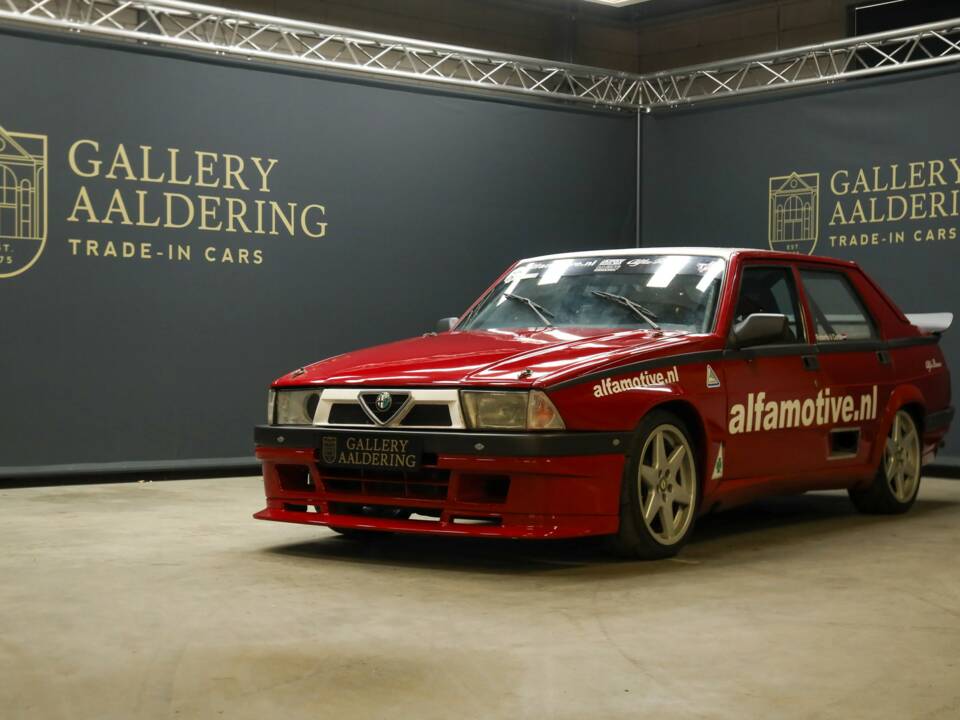 Image 11/50 de Alfa Romeo 75 3.0 V6 QV (1990)