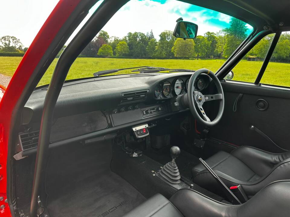 Bild 35/47 von Porsche 911 Carrera 4 (1990)