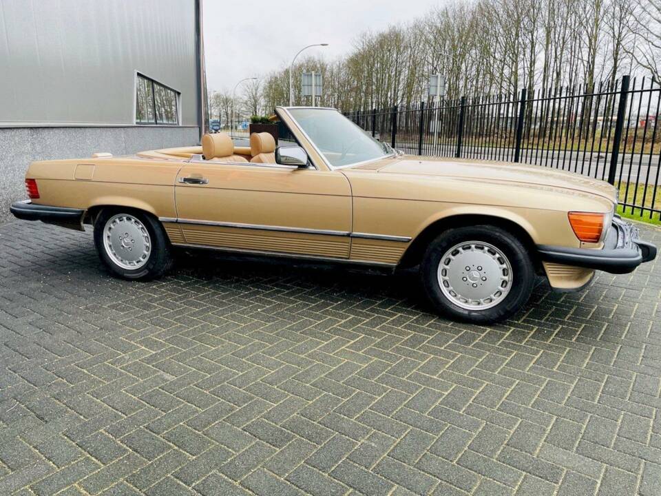 Imagen 7/36 de Mercedes-Benz 560 SL (1988)