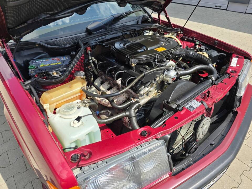 Imagen 42/69 de Mercedes-Benz 190 E 1.8 (1991)