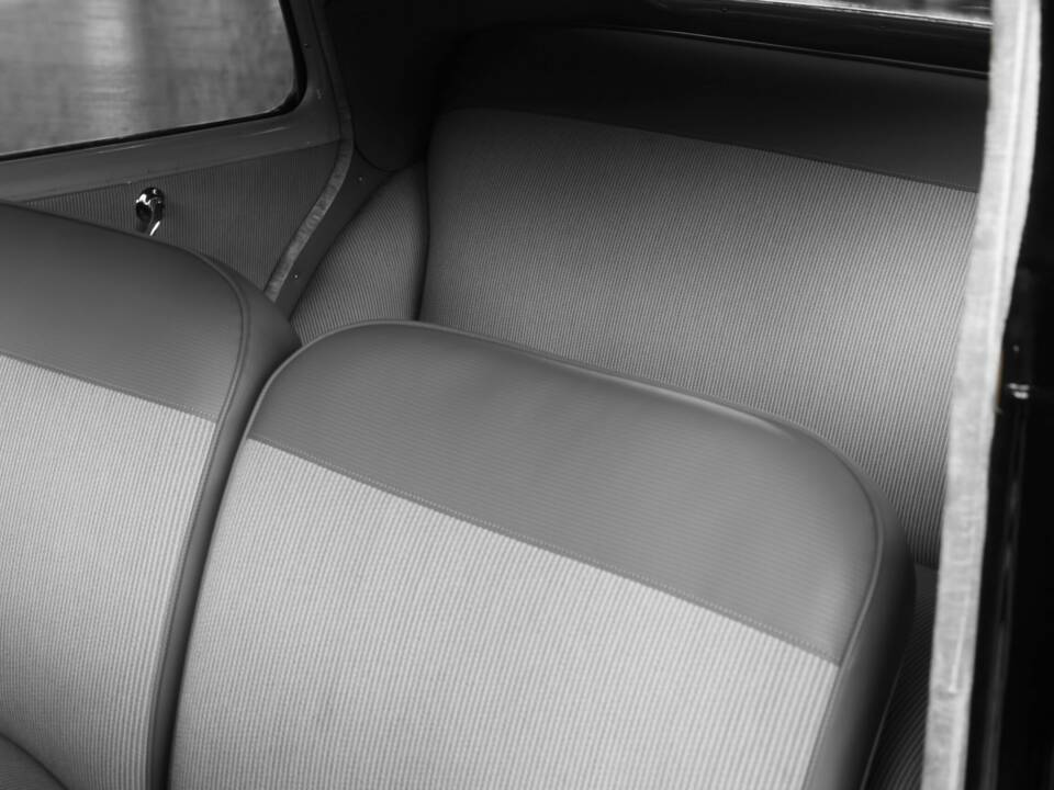 Image 25/50 of Citroën Traction Avant 11 BL (1953)