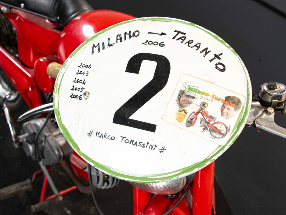 Image 33/42 of Moto Guzzi Motoleggera 65 (1954)