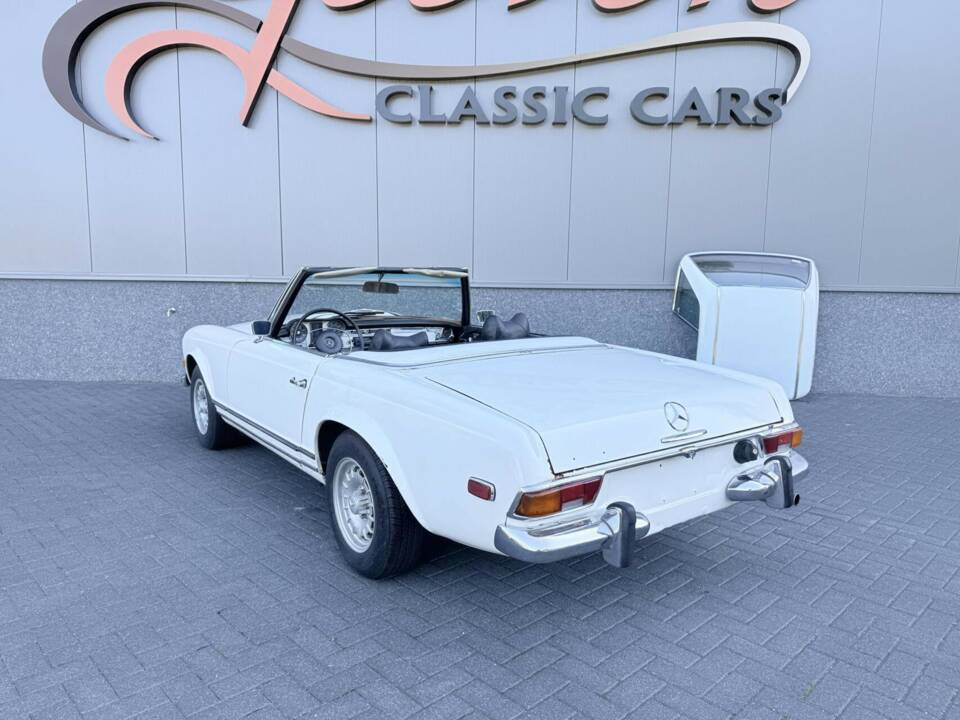 Image 10/50 of Mercedes-Benz 280 SL (1970)