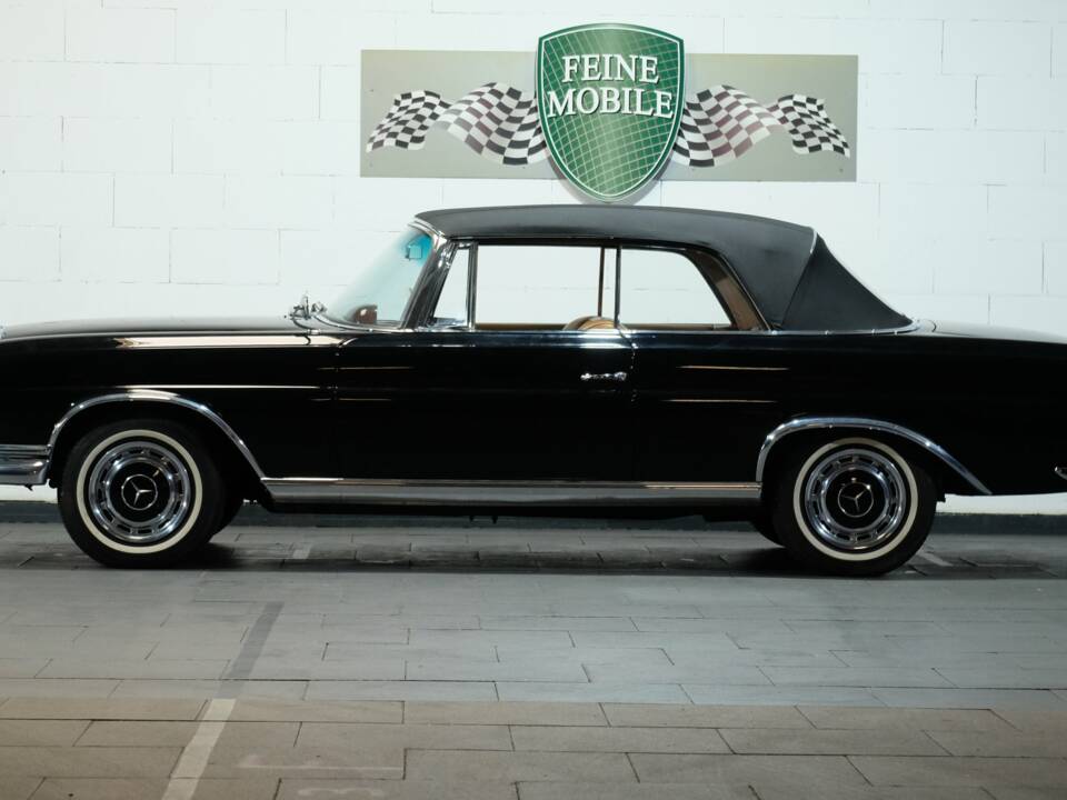 Bild 19/34 von Mercedes-Benz 220 SE b (1963)