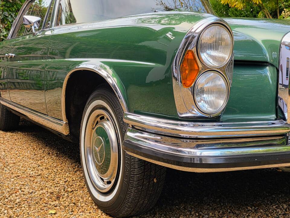 Bild 33/72 von Mercedes-Benz 280 SE 3,5 (1970)