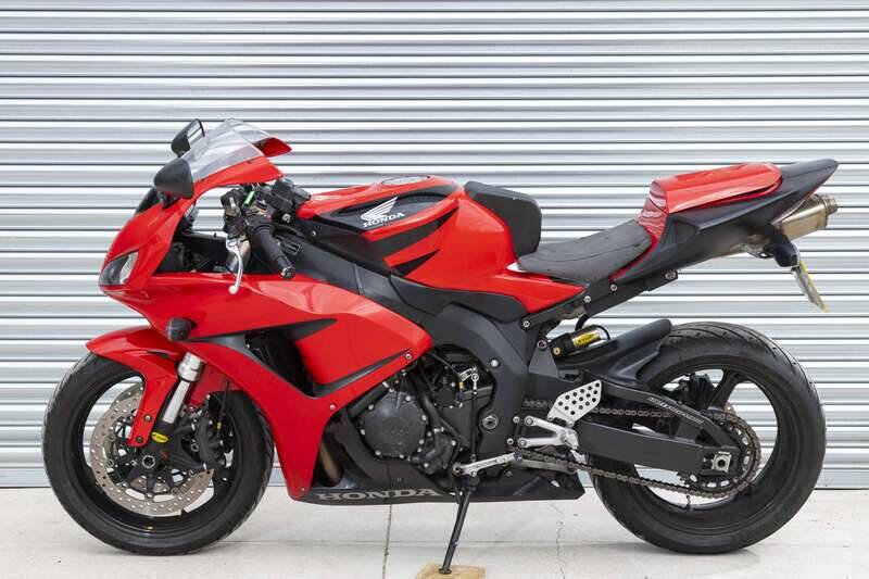 Bild 2/36 von Honda CBR 1000 RR Fireblade (2007)