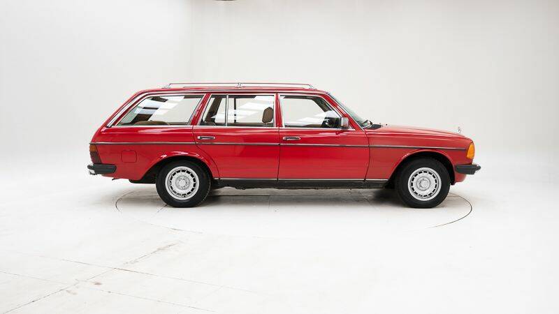Image 6/15 of Mercedes-Benz 300 TD (1980)