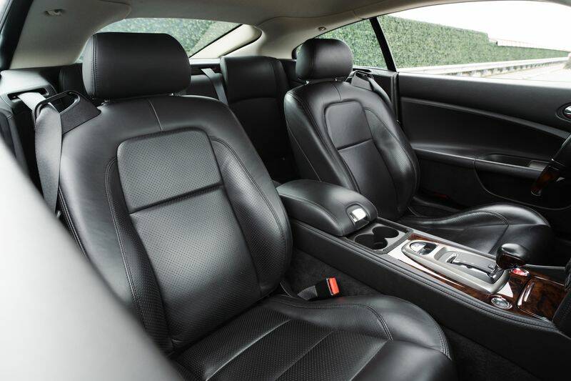 Imagen 31/37 de Jaguar XKR (2008)