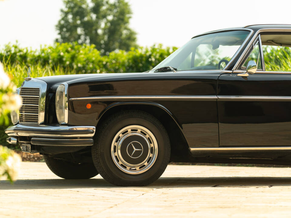 Image 14/50 of Mercedes-Benz 250 CE (1970)