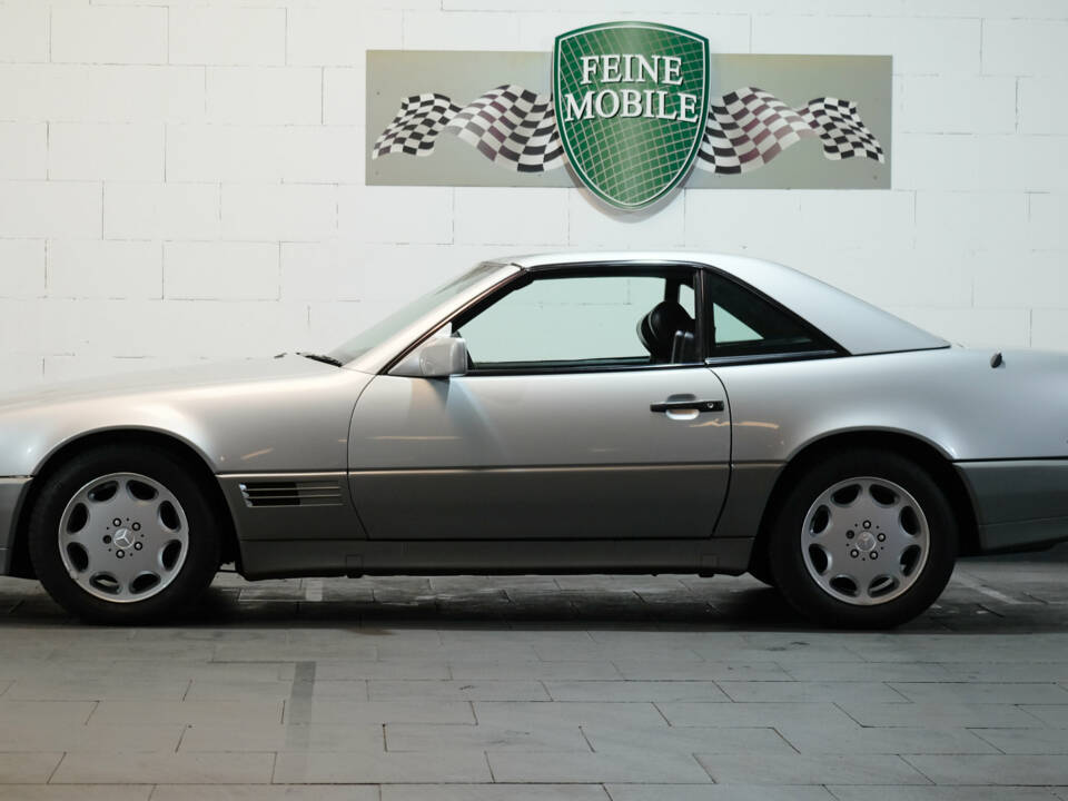 Afbeelding 5/38 van Mercedes-Benz 300 SL (1990)