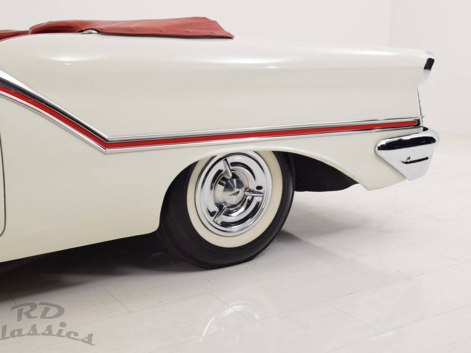 Image 41/50 of Oldsmobile Super 88 Convertible (1957)
