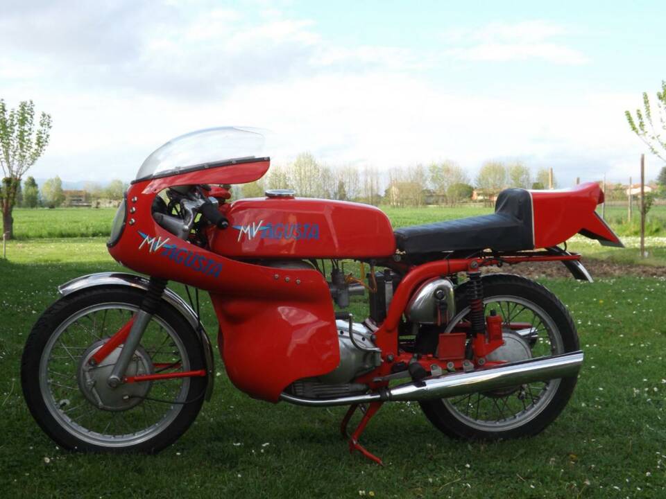 Image 25/50 de MV Agusta 350 S (1972)