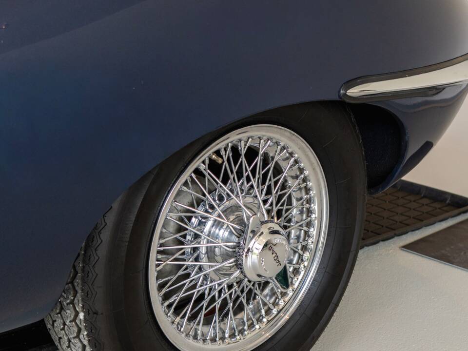 Image 14/23 de Jaguar Type E 4.2 (1967)
