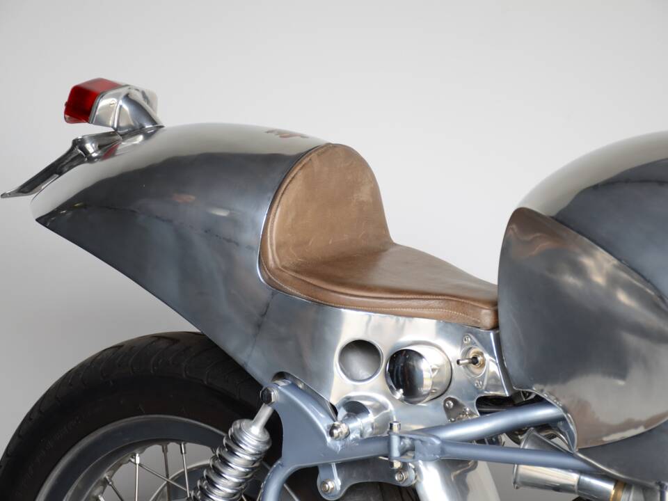 Image 16/42 of Royal Enfield 700 Silver Shotgun (1955)