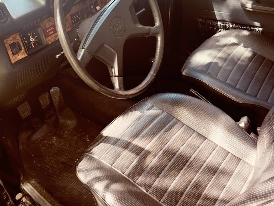 Image 4/13 de Volkswagen Kever 1600 (1980)