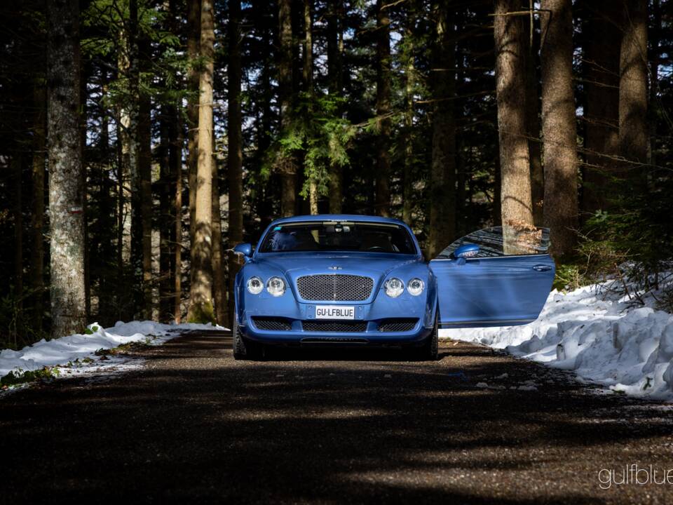 Image 17/75 of Bentley Continental GT (2004)