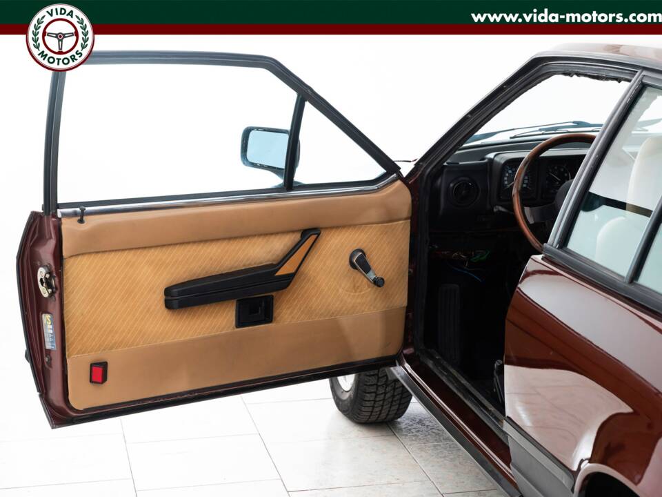 Image 7/11 of Alfa Romeo GTV 2.0 (1986)