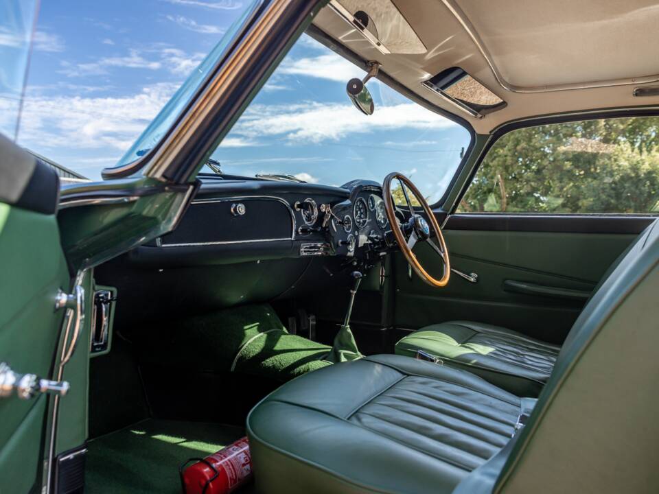 Image 4/62 of Aston Martin DB 4 GT (1960)