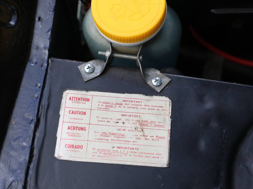 Image 51/56 of Peugeot 404 Coupé (1968)