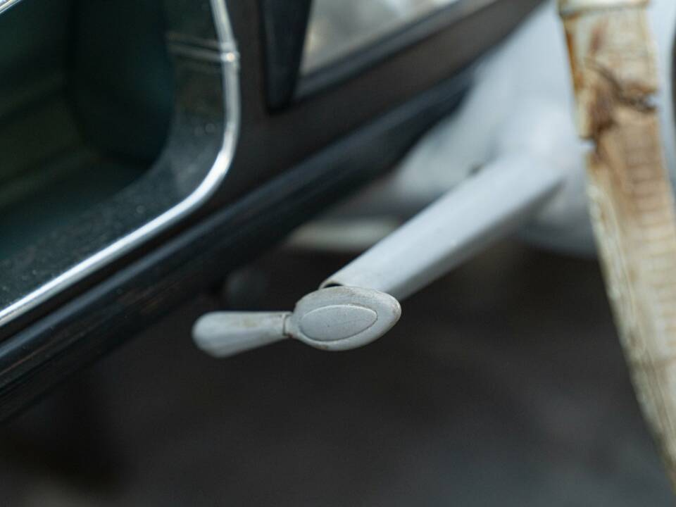 Immagine 26/42 di Renault Ondine (1962)