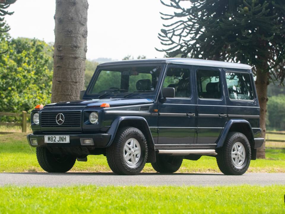Bild 50/50 von Mercedes-Benz 300 GE (lang) (1995)